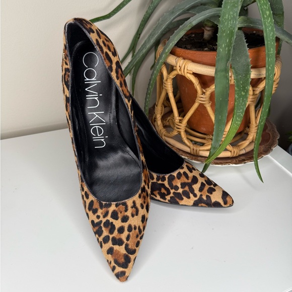 Calvin Klein Leopard Print Calf Hair Pumps Size 10 Pointed Toe Heels - Picture 2 of 12
